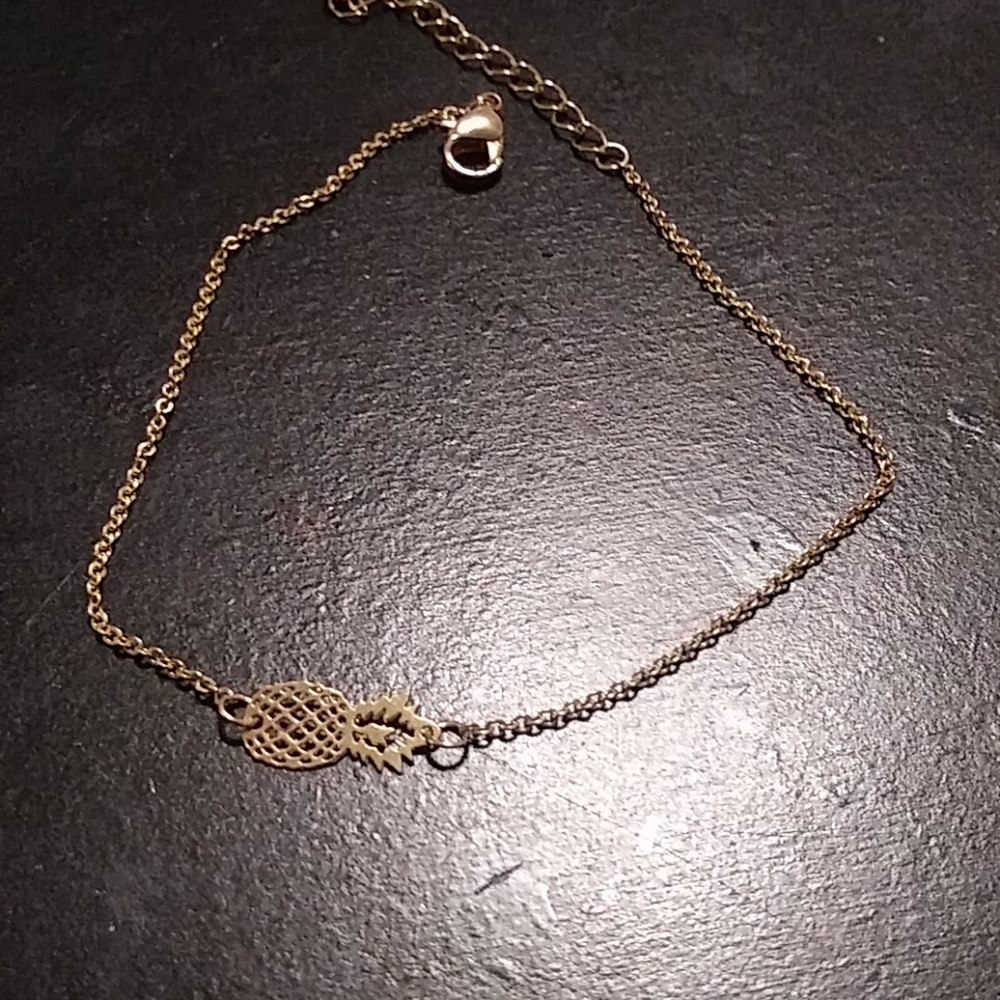 Gold pineapple anklet